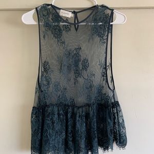 Elegant lace sleeveless top 💕